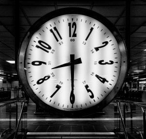 Analogue clock black and white